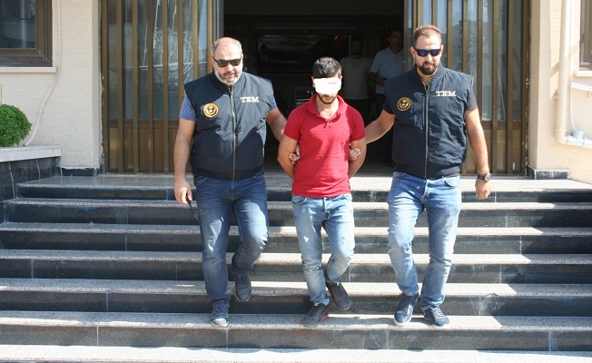 Tarsus’ta Terör Örgütü Propagandası Yapan 2 Kişi Tutuklandı