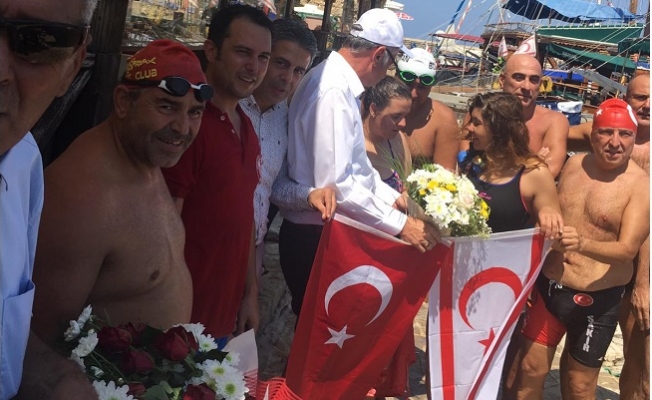 Mersin'den Girne'ye 30 Saatte Yüzdüler