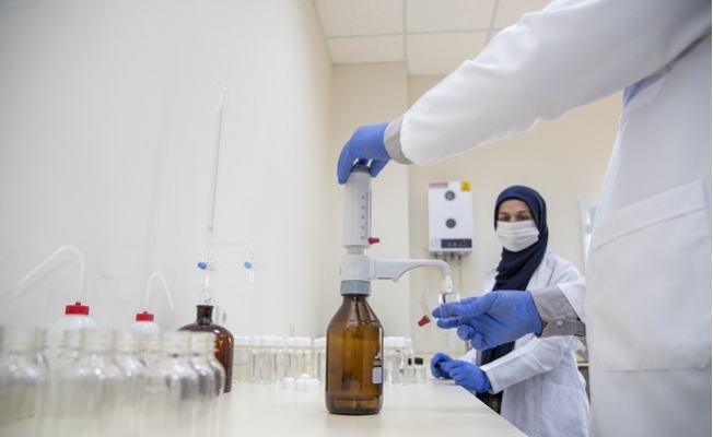 Mersin Büyükşehir Meski Laboratuvarı'nda Dezenfektan Üretip Halka Dağıtıyor