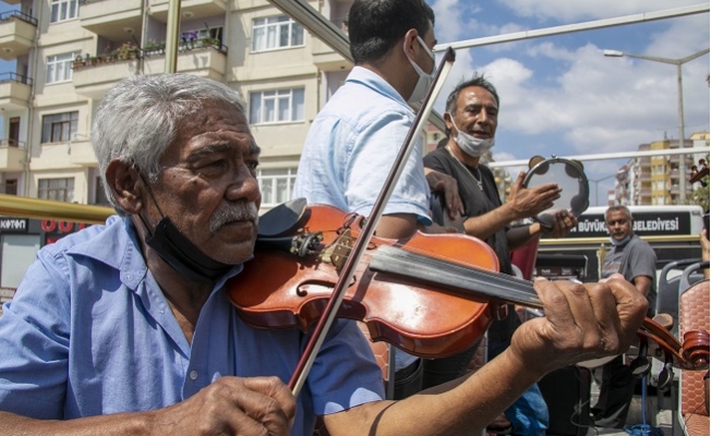 Büyükşehir'den Silifkeli 75 Romen Müzisyene Destek
