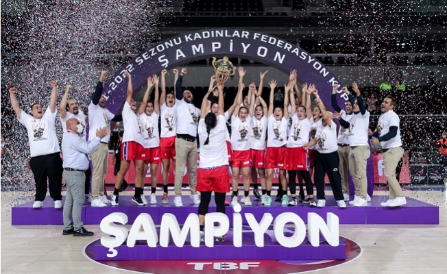 Mersin Büyükşehir Belediyesi GSK Kadın Basketbol Takımı Şampiyon