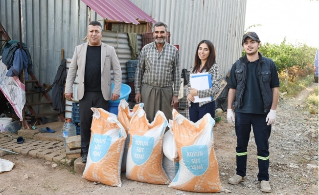 Tarsus Belediyesinden Köylülere Süt Yemi Desteği