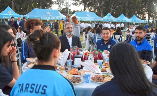Başkan Bozdoğan Tarsus Belediyespor Sporcuları ile İftar 'da Buluştu