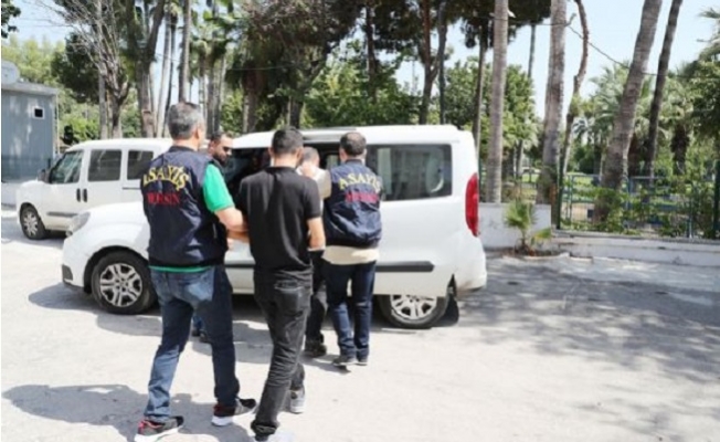 Mersin'de Otel'de Fuhuş Yapan İki Kişi Yakalandı.