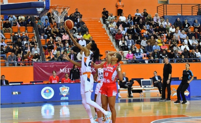 Çukurova Basketbol Kendi Sahasında Miskolc’i 77-58 Yendi.