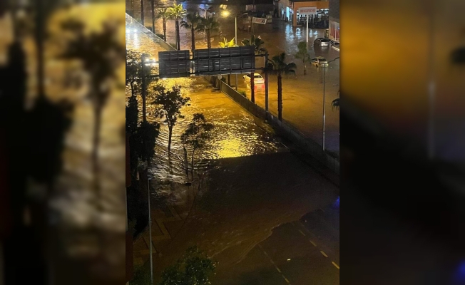 Mersin'de Şiddetli Yağışlar Sonucu Kısmi Sel Yaşandı!