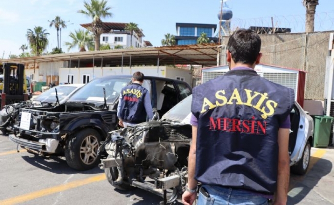 Mersin'de Gümrük Kaçağı Lüks Araçlar Ele Geçirildi