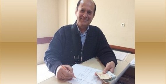 Mersin’de Emekli Öğretmen Pazarda Bulduğu Parayı Polise Teslim Etti