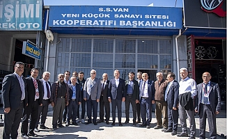 Başkan Seçer'den CHP'li Belediye Başkanları İle Van Çıkarması