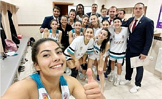 Tarsus Belediyesi Kadın Basketbol Takımı Kupa Maçında 3'te Üç Yaptı.