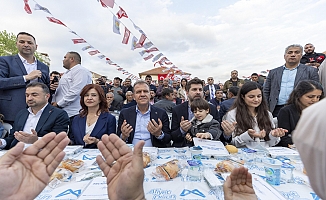 Başkan Seçer, Bayram Sofrasında Tarsus Halkıyla Buluştu.
