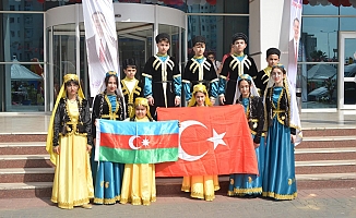 Dünya çocukları Yenişehir Belediyesinin 23 Nisan Kutlamalarında Buluştu
