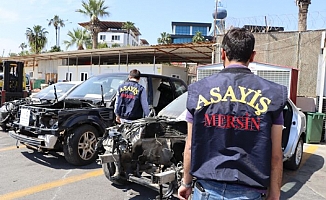 Mersin'de Gümrük Kaçağı Lüks Araçlar Ele Geçirildi
