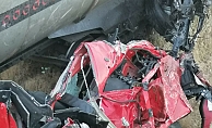Mersin'de Feci Kaza...Kontrolden Çıkan TIR, Köprüden Yük Trenin Üstüne Düştü
